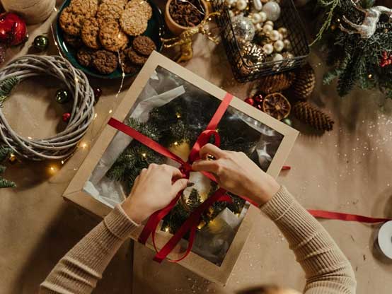 Berbagai pilihan hadiah kenang-kenangan untuk guru 