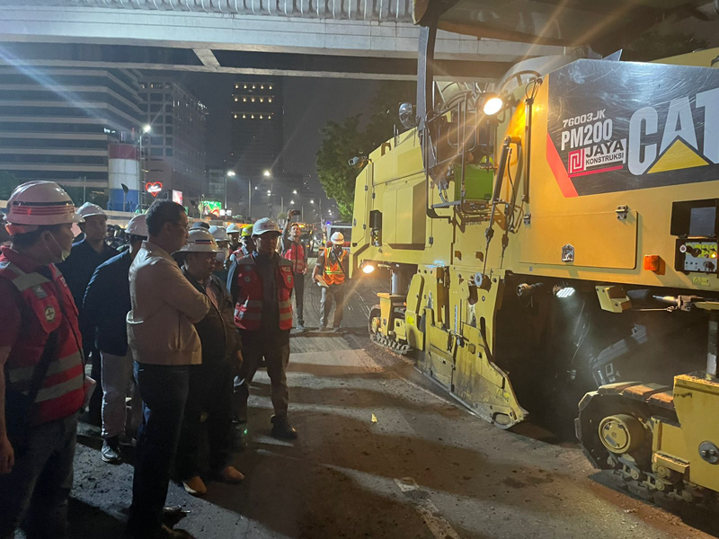 PJ Gubernur DKI Jakarta pantau langsung perbaikan jalan di DKI Jakarta.