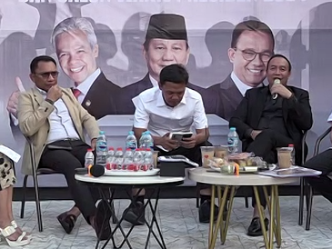 Didik Mukrianto (kanan).