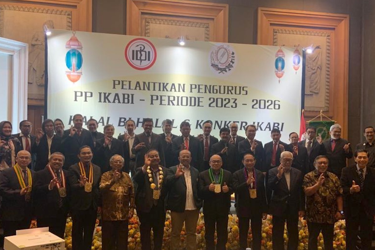 Pelantikan Pengurus Pusat Perhimpunan Dokter Spesialis Bedah Indonesia (Ikabi) di Jakarta, Sabtu (13/5).