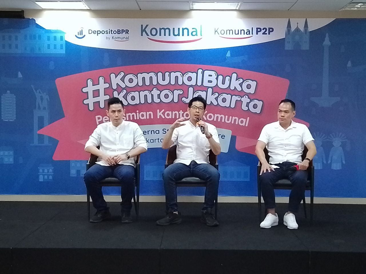 (Dari kiri ke kanan) Manajemen fintech Komunal Rico Tedyono-COO, Hendry Lieviant-CEO dan Kendrick Winoto-CFO berfoto usai jumpa pers.