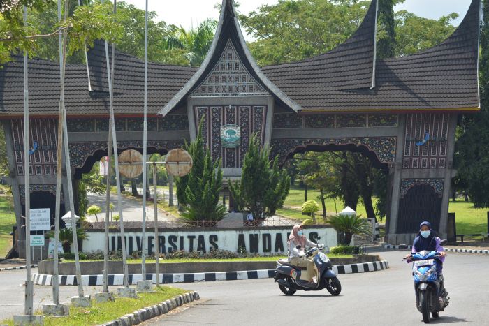 Kampus Universitas Andalas di Padang, Sumatra Barat.