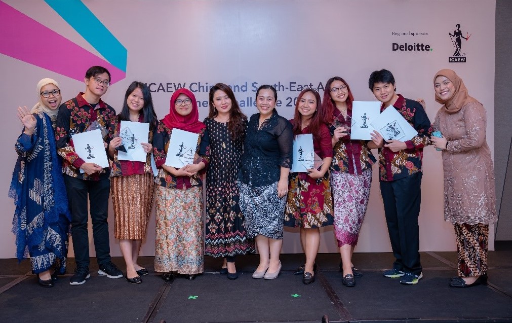 Peraih penghargaan Regional Grand Championship