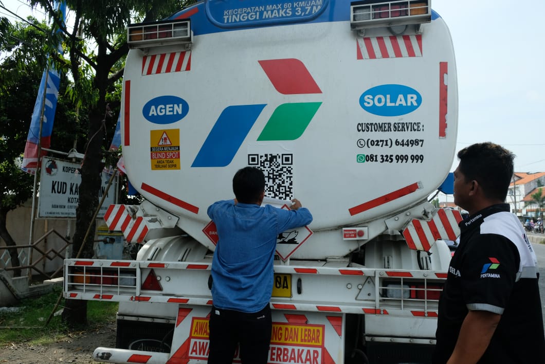 Pertamina Patra Niaga Hadirkan Mobil Tangki dengan QR Code di Jawa Tengah