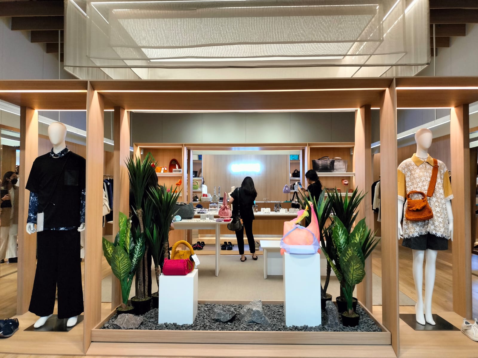 Lumine Kembali Hadir di Astha District 8