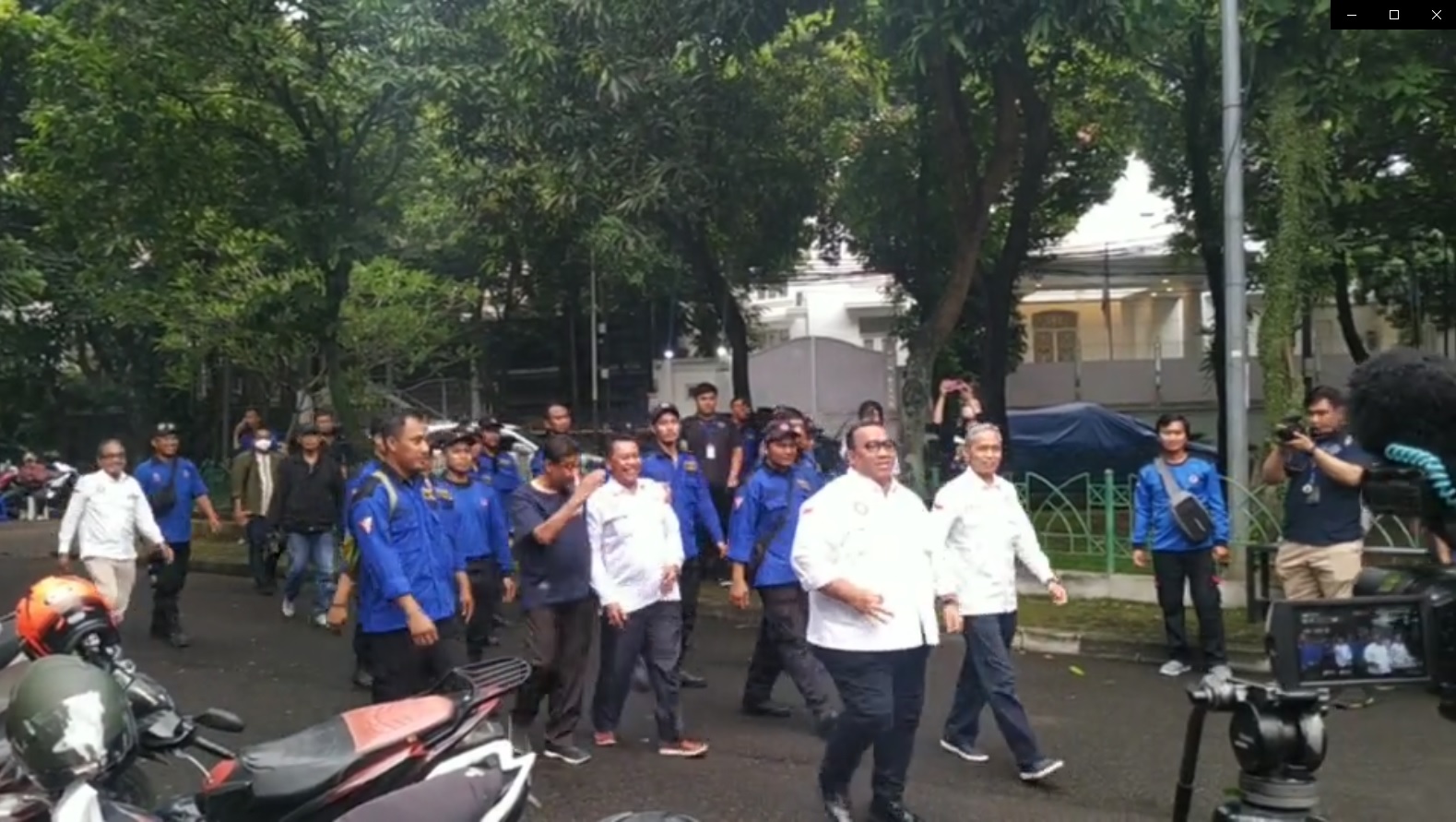 Presiden KSPSI Andi Gani yang tiba di Kantor Badan Perwakilan Jawa Tengah 