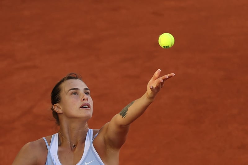 Laga antara Marta Kostyuk dari Ukraina dan Aryna Sabalenka dari Belarus menjadi pembuka era baru di Prancis Terbuka, Minggu (28/5).