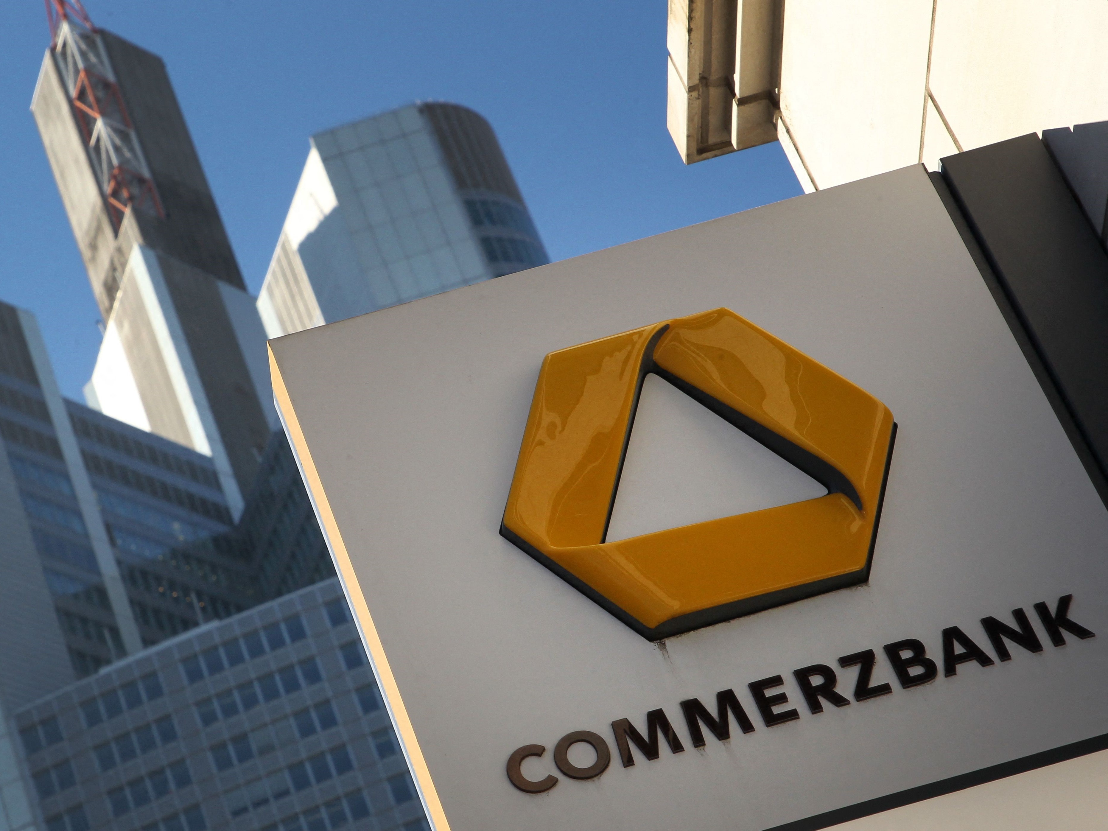 Suku Bunga Tinggi, Commerzbank Nikmati Laba Bersih Melonjak