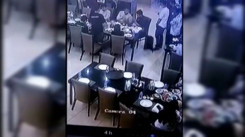 Kasus pencurian terekam cctv di restoran di Menteng, Jakarta Pusat.