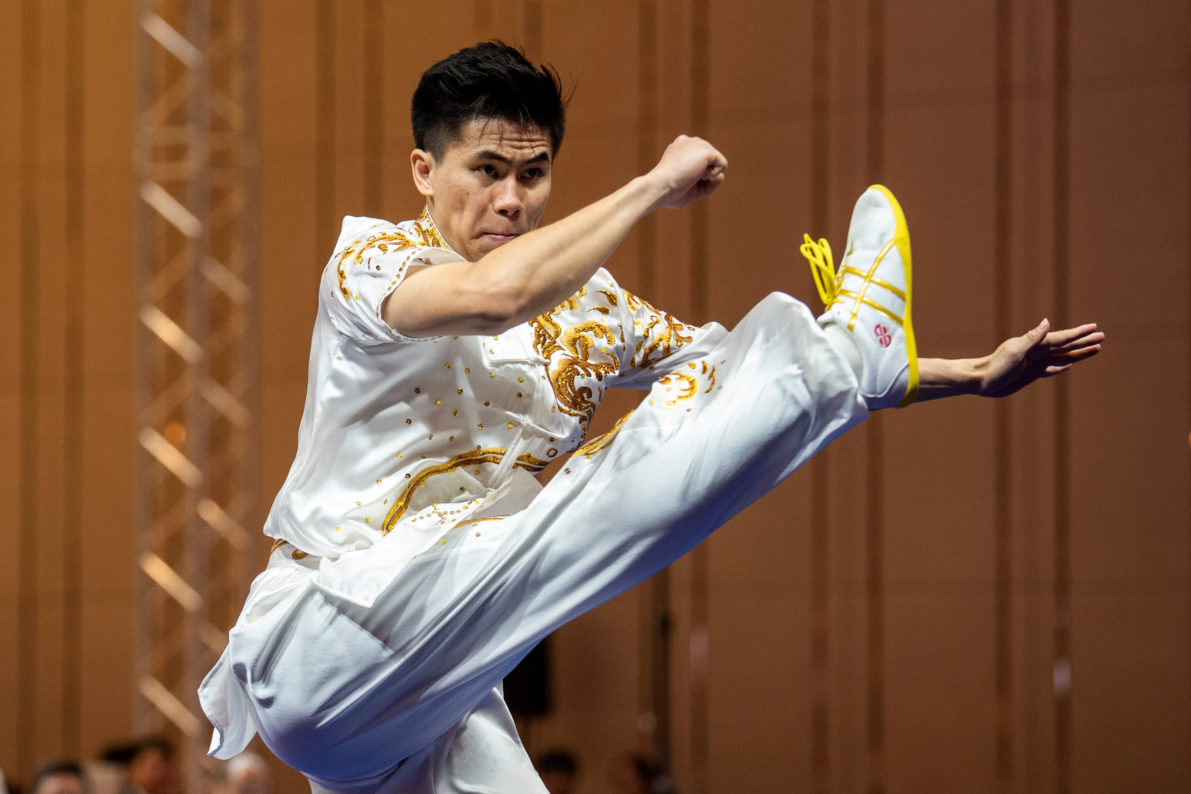 Atlet wushu Edgar Xavier raih medali emas nomor Changquan putra pada laga SEA Games 2023 di Kamboja, Jumat (12/5).