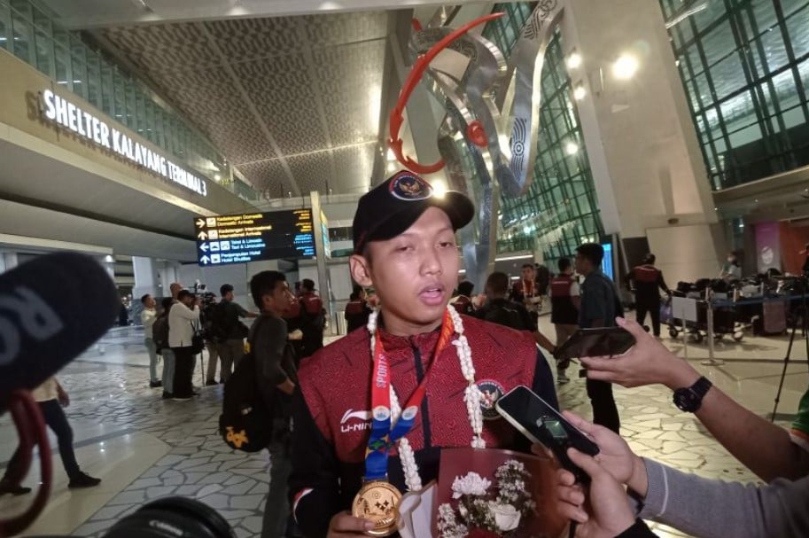 Kapten timnas hoki indoor putra Indonesia Prima Rinaldi Santoso di Bandara Soekarno-Hatta, Tangerang, Banten, Senin (8/5).