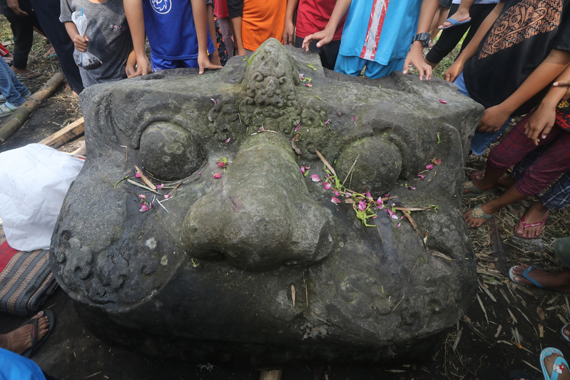 Kepala Arca Kala peninggalan era kerajaan Kediri.