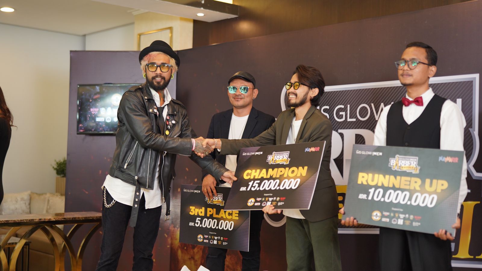 Para juara Barber Battle Indonesia Season 2 adalah: Nando-Jakarta (Juara 1), Magfur-Papua (juara 2), Emzy-Pekanbaru (Juara 3).