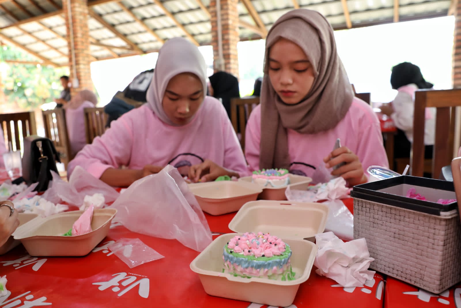 Pelatihan menghias bento cake yang digelar Srikandi ganjar Sumsel