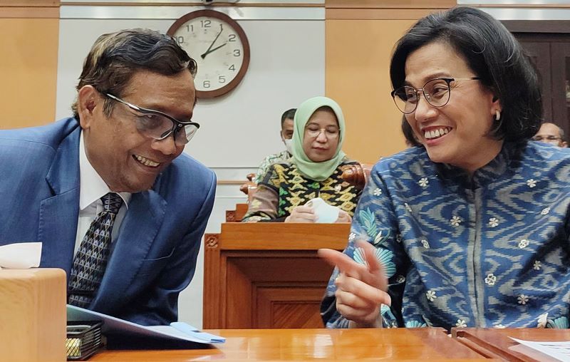 Mahfud MD dan Sri Mulyani menghadiri rapat lanjutan soal transaksi mencurigakan Rp349 triliun.