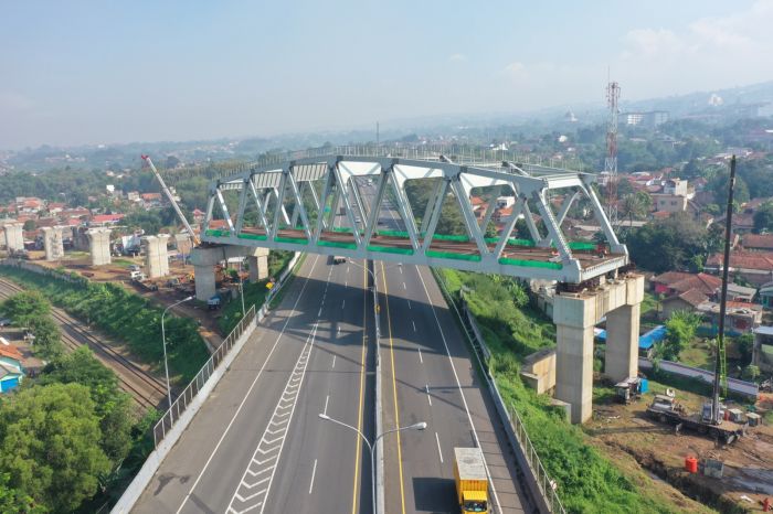 Besok, Kereta Cepat Jakarta-Bandung Mulai Uji Coba Bertahap