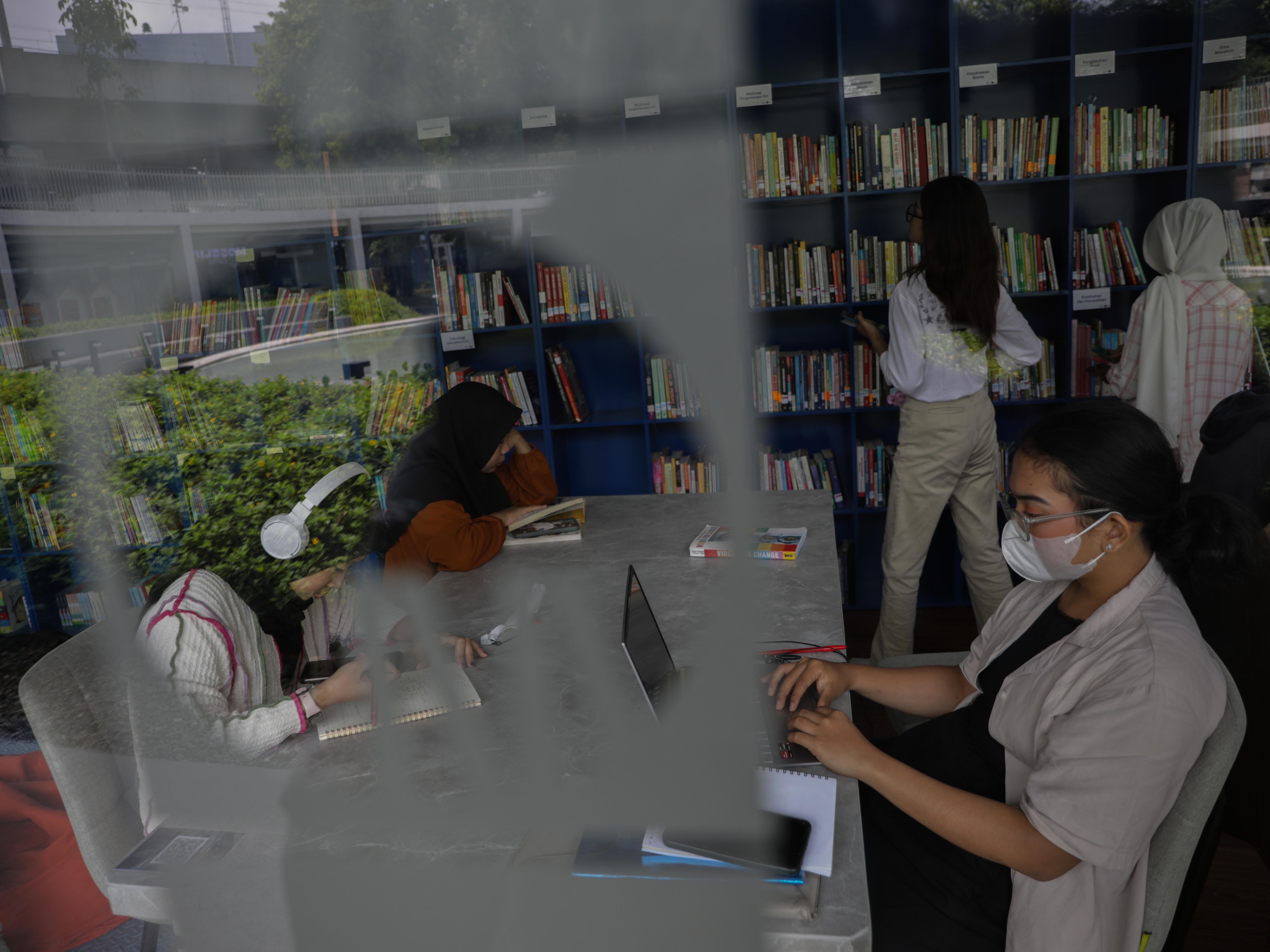 Mengenal 5 Faktor Produksi Beserta Contoh dan Manfaat