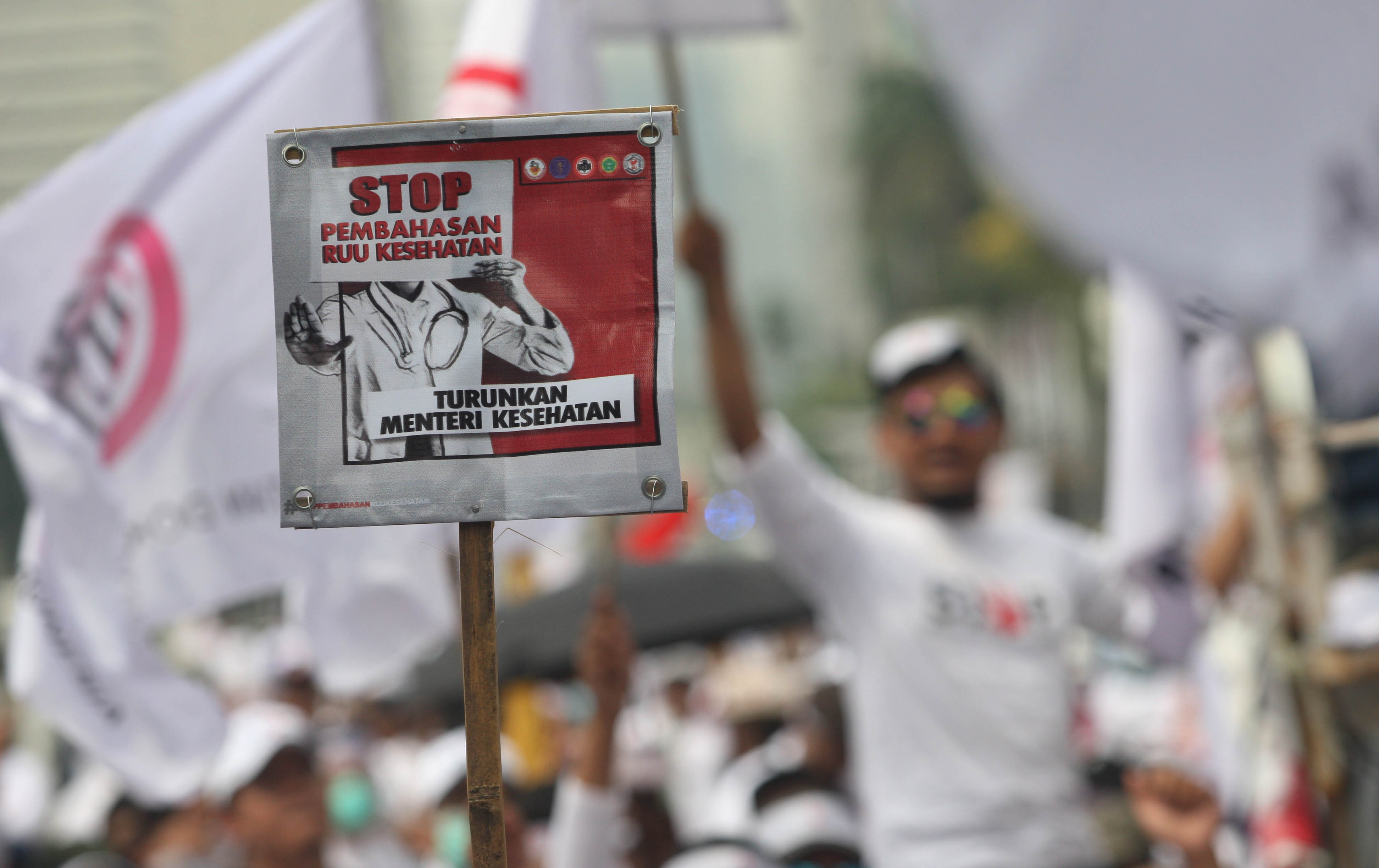  Aksi Damai Nasional menolakan RUU Kesehatan Omnibuslaw di kawasan Patung Kuda