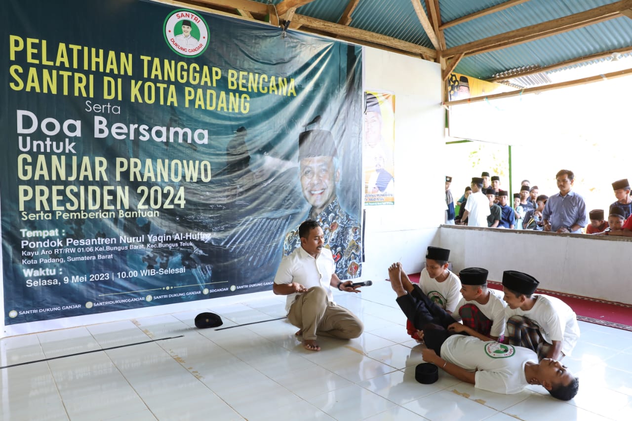 Pelatihan tanggap bencana untuk santri oleh SDG SUmbar