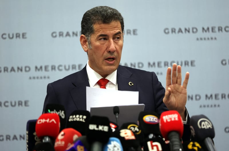 Sinan Ogan memberikan dukungan suaranya kepada petahan Erdogan untuk putaran kedua pemilihan umum Presiden Turki.