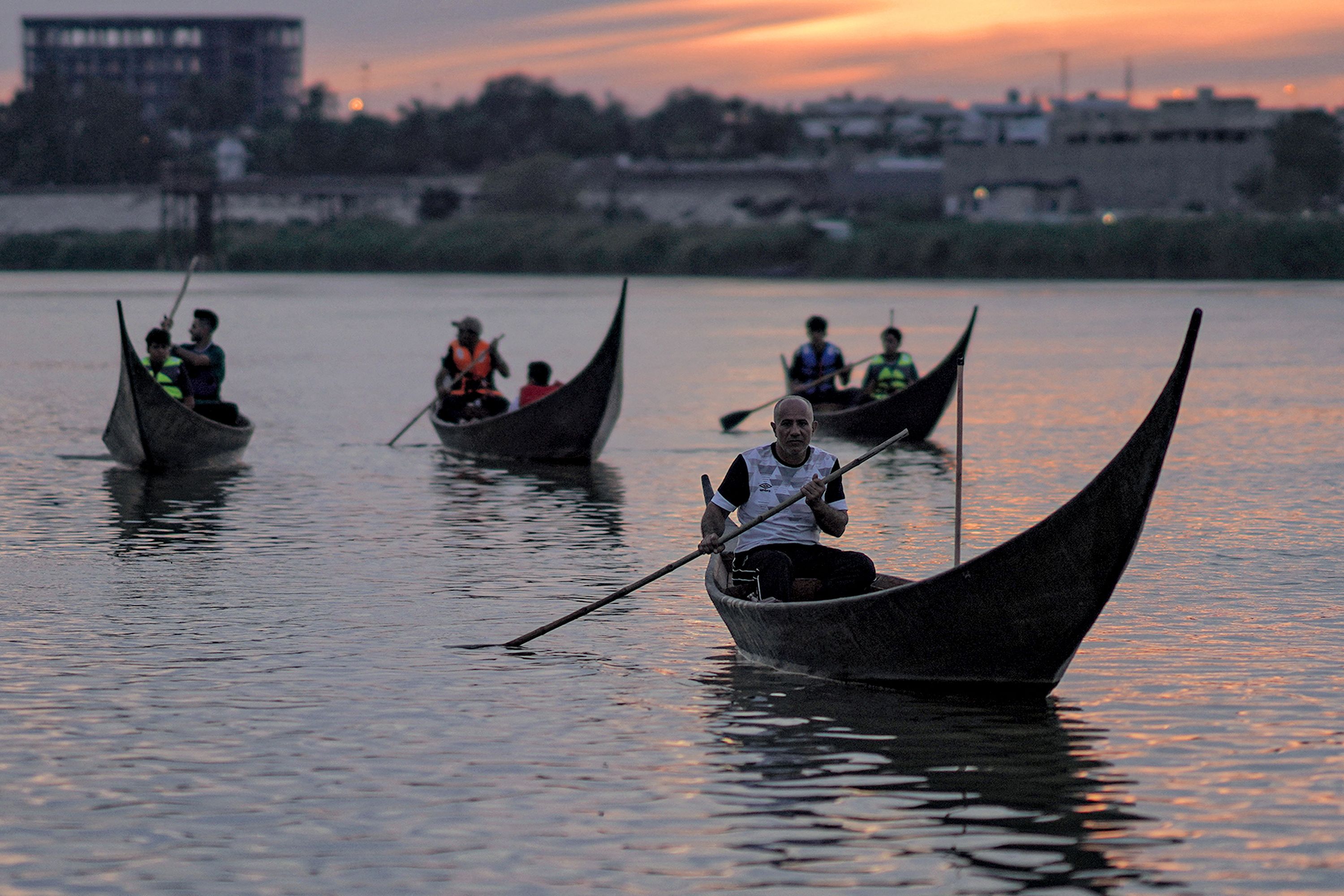 Festival perahu tradisional yang disebut Meshhouf di Sungai Tigris, Irak.