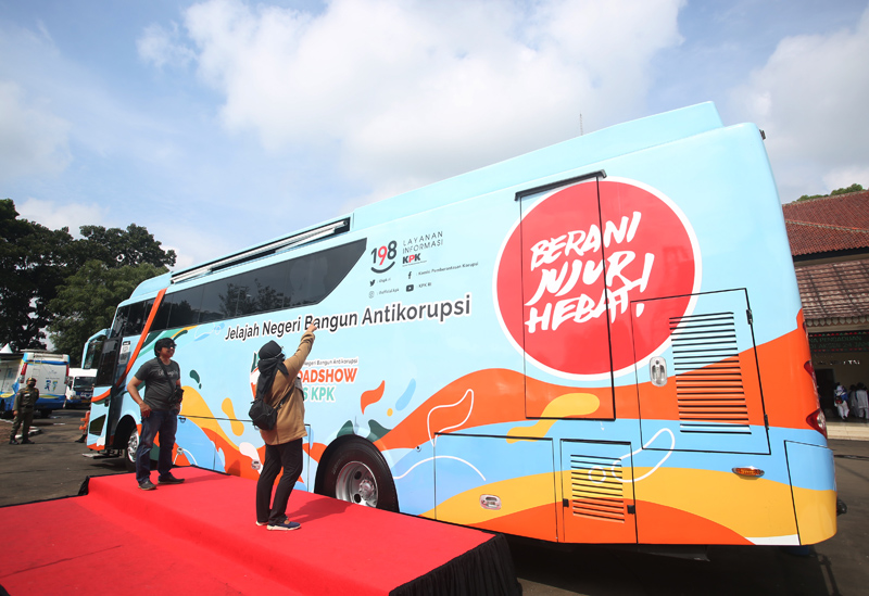 Mencegah Flexing, Pemprov DKI memberikan edukasi tentang gaya hidup ke pejabat dan keluarga.