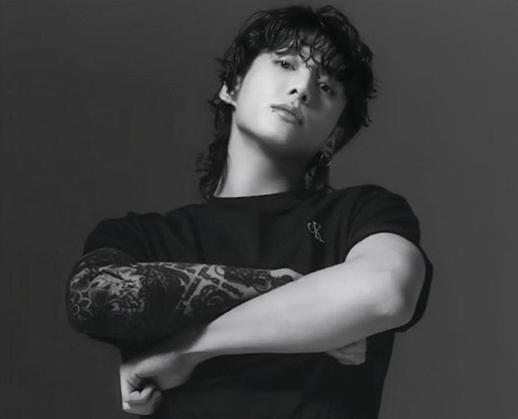 Jungkook mendapatkan ancaman pembunuhan setelah menolak makanan yang dikirimkan penggemarnya ke rumah. 