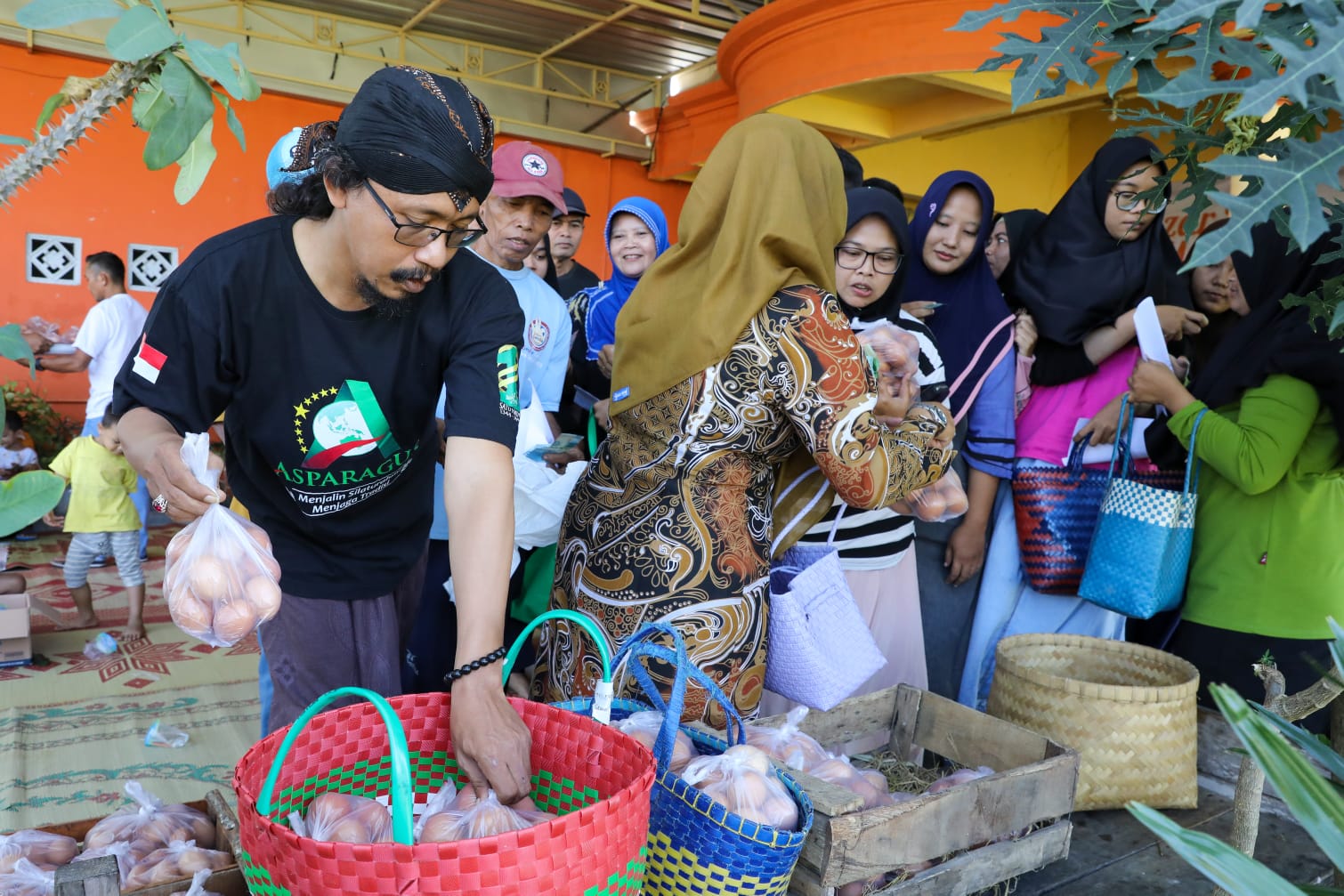 Bazar murah yang digelar GGN jatim di Ponorogo