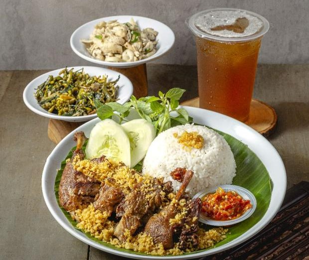 Menu olahan daging bebek di restoran Bebek Kaleyo