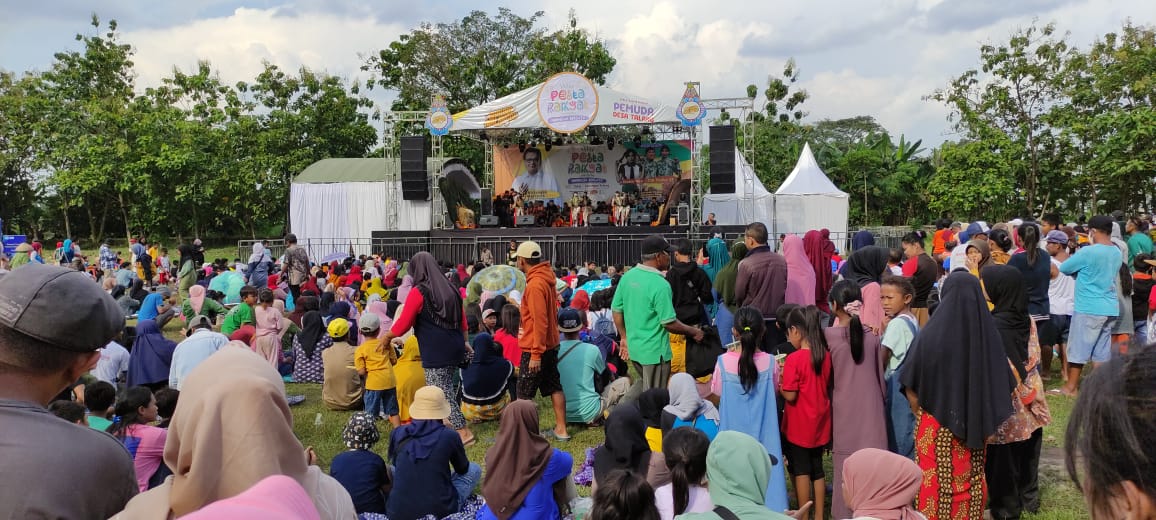 Barisan Relawan Serbaguna Airlangga Hartarto atau Baruna Airlangga Pesta Rakyat Indonesia Bersatu di Nganjuk, Jatim.