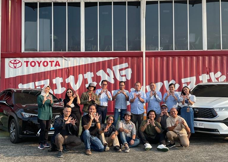 Komunitas yang ikut dalam kegiatan simpulhijau