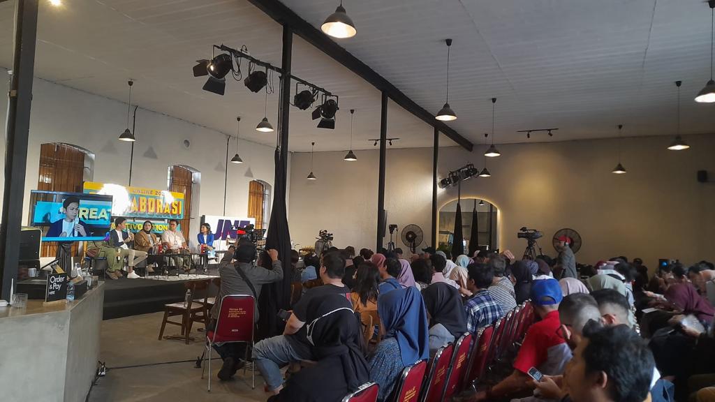 Para pelaku UMKM di Kota Bandung mengikuti  program JNE Ngajak Online 2023