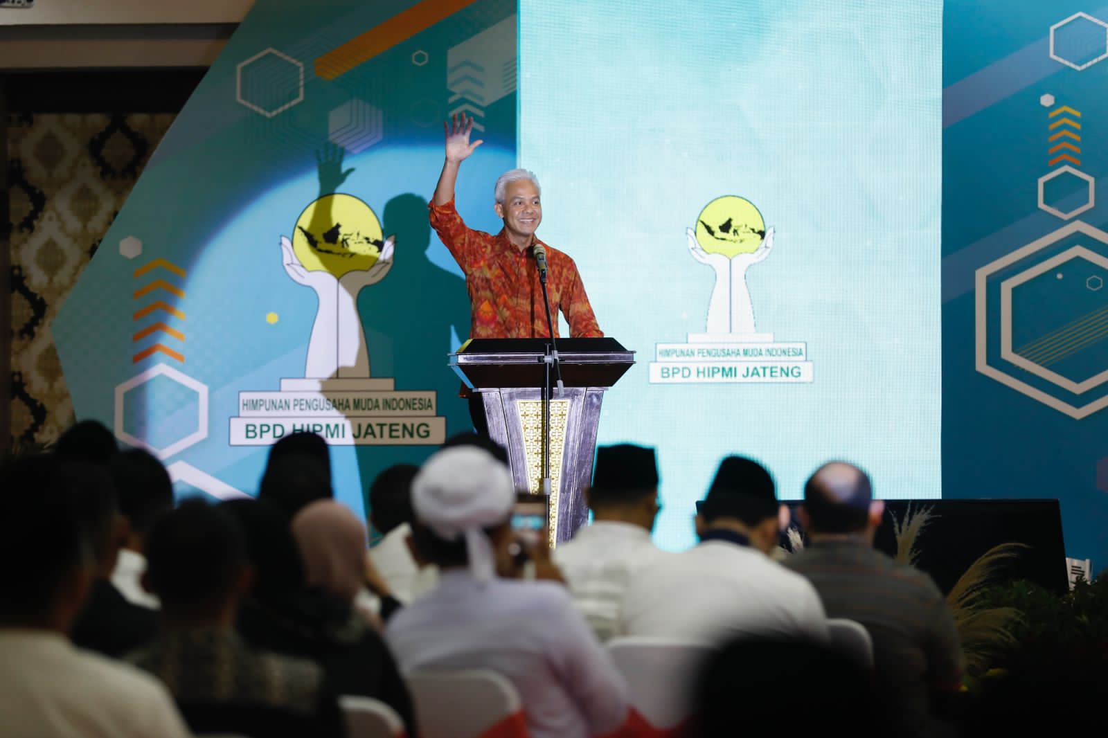 Ganjar Ajak HIPMI Optimalkan Program Ekonomi Pesantren Cetak Wirausaha Baru