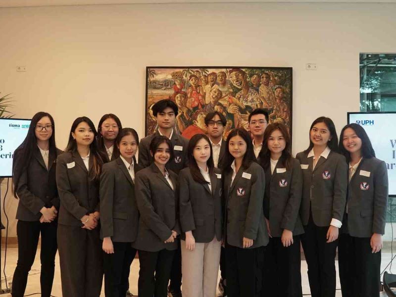 Para mahasiswa UPH penerima beasiswa IISMA.