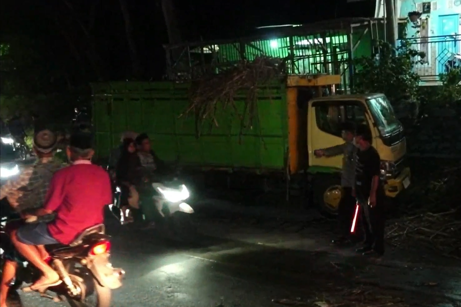 Truk tebu yang menyebabkan kecelakaan maut.