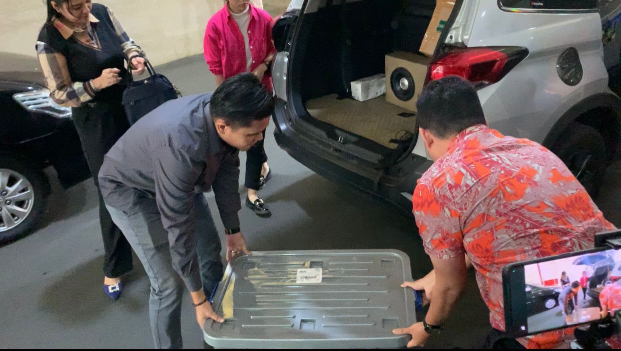 Kuasa hukum koran penipuan robot trading, Zainul Arifin serahkan 180 barang bukti 