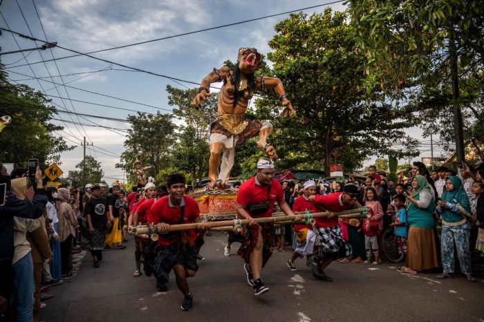 Ogoh-ogoh untuk menyambut Hari Raya Nyepi di Surabaya