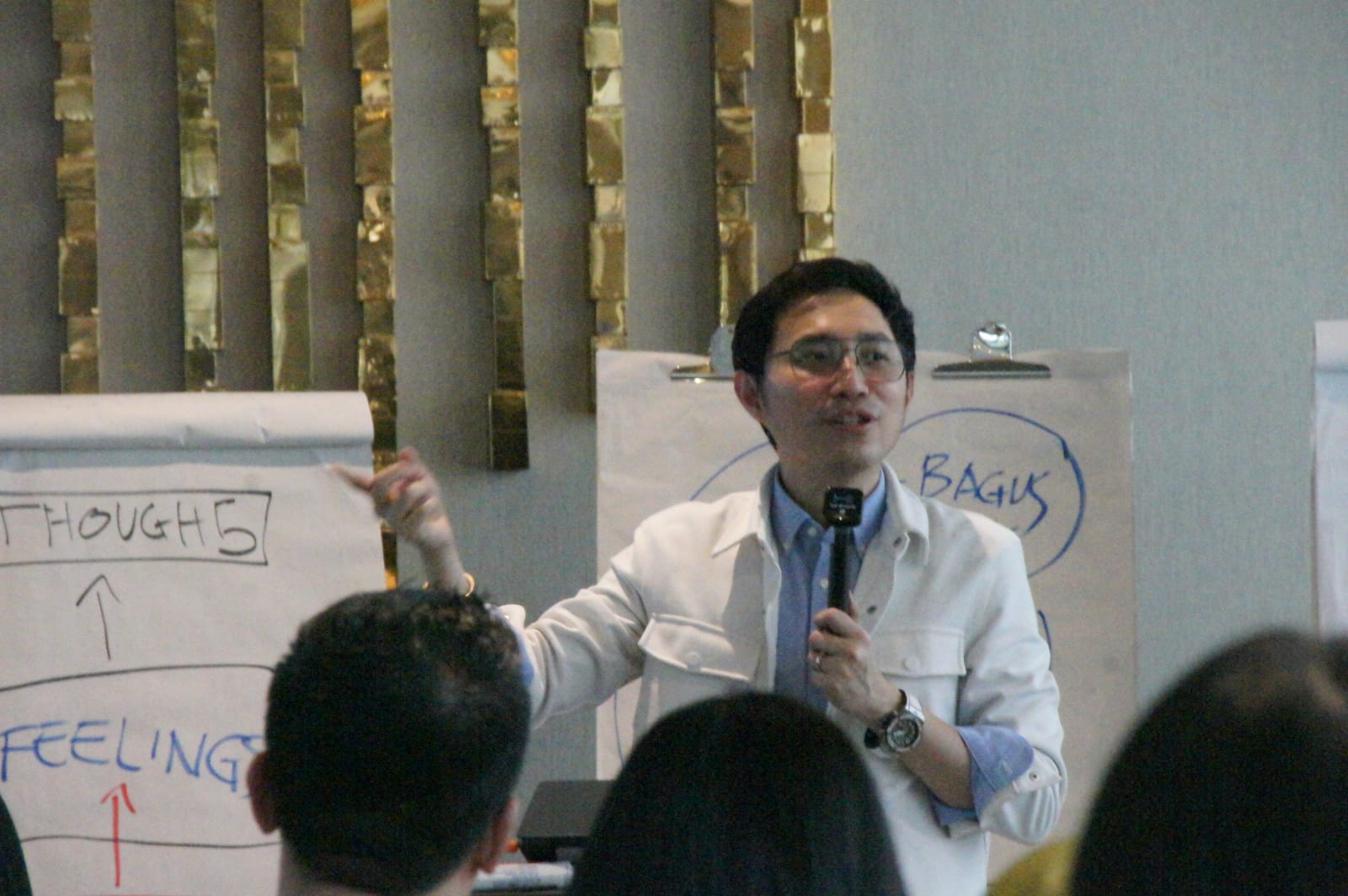 Coach Reo menjadi narasumber workshop mengenai kenetralan mental