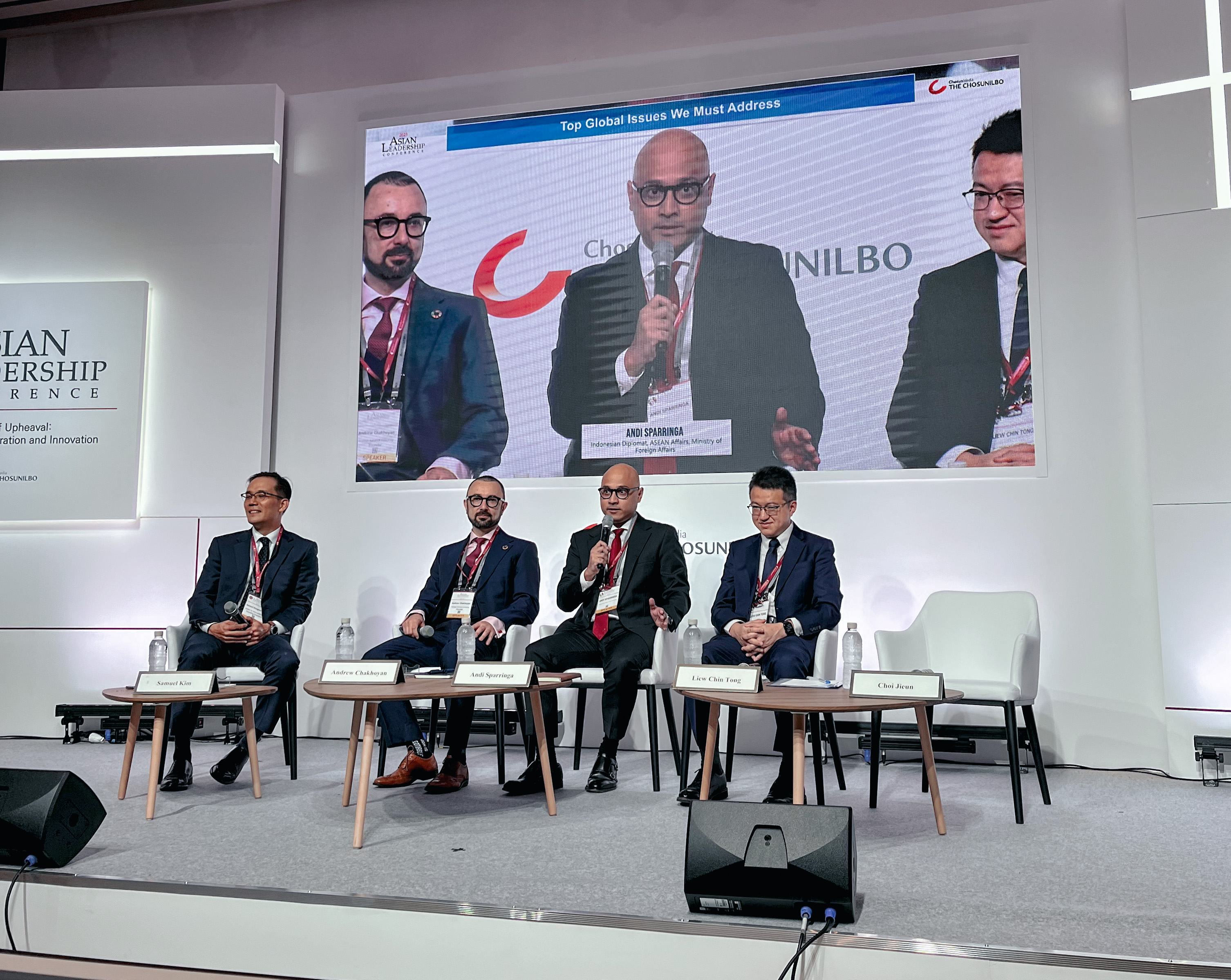 Presiden JCI Batavia 2023 dan Indonesia Country Representative Center for Asia Leadership Andi Sparringa (kedua dari kanan)