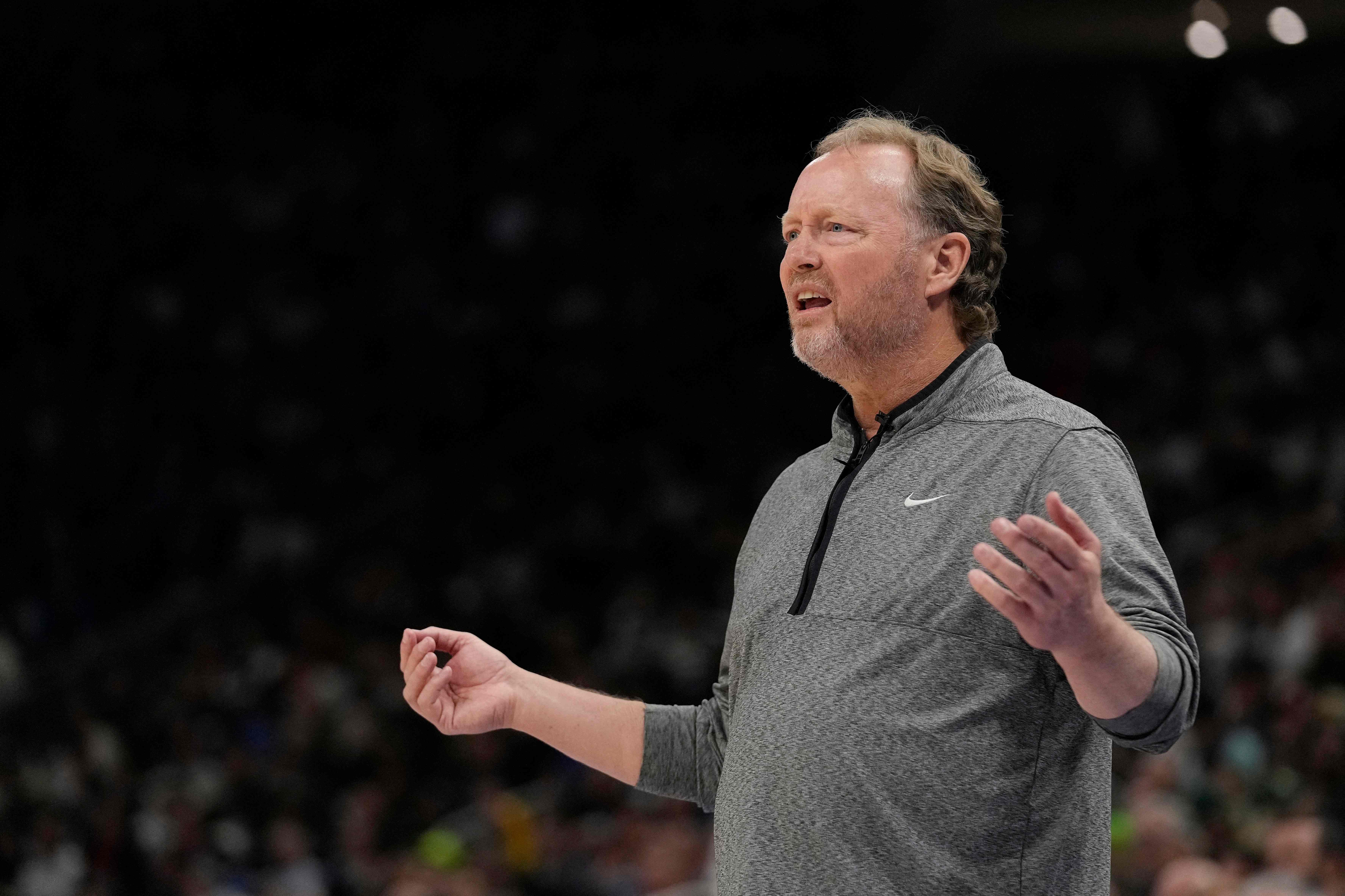 Pelatih Milwaukee Bucks Mike Budenholzer