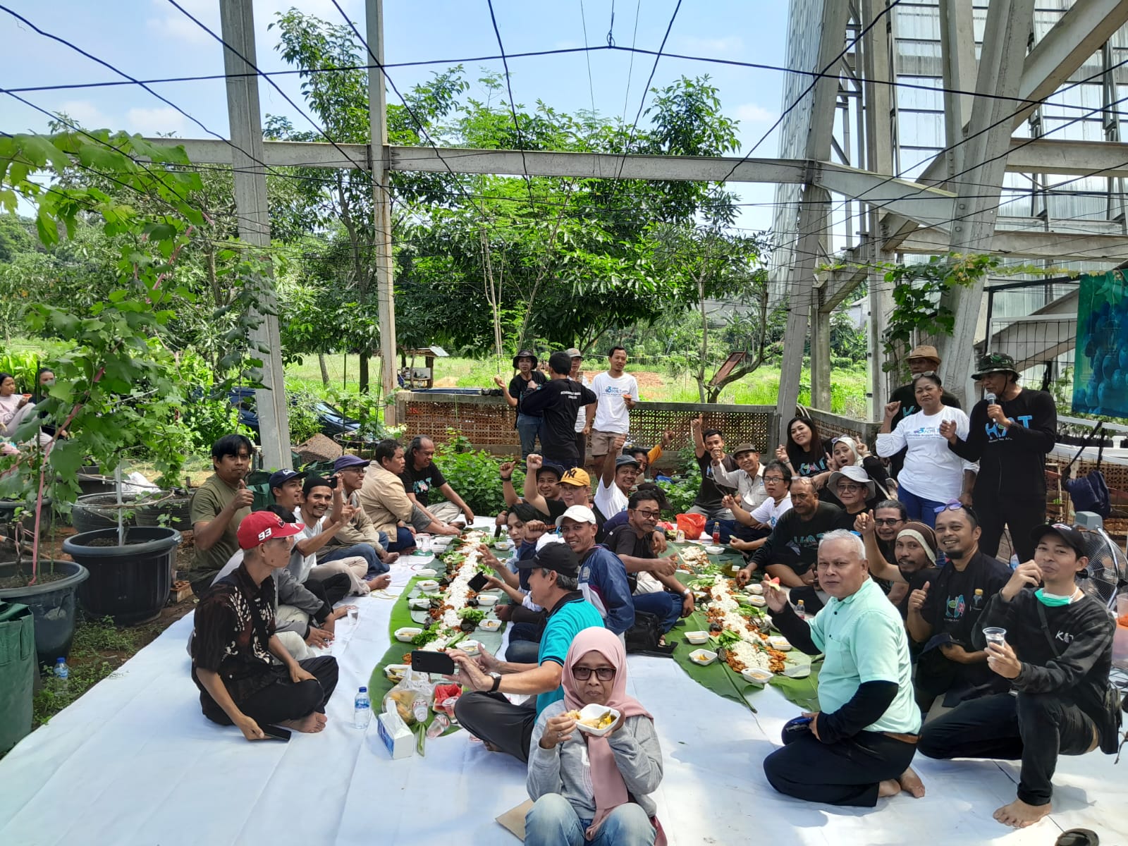 Komunitas Anggur Tangsel (KAT) menggelar halal bihalal.