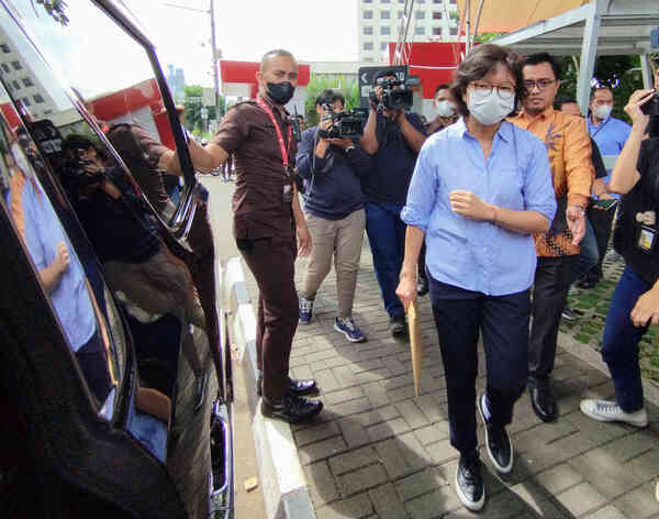 Direktur Mayapada Hospital sekaligus Direktur Philips Indonesia Grace Dewi Riady alias Grace Tahir, usai diperiksa sebagai saksi di KPK.