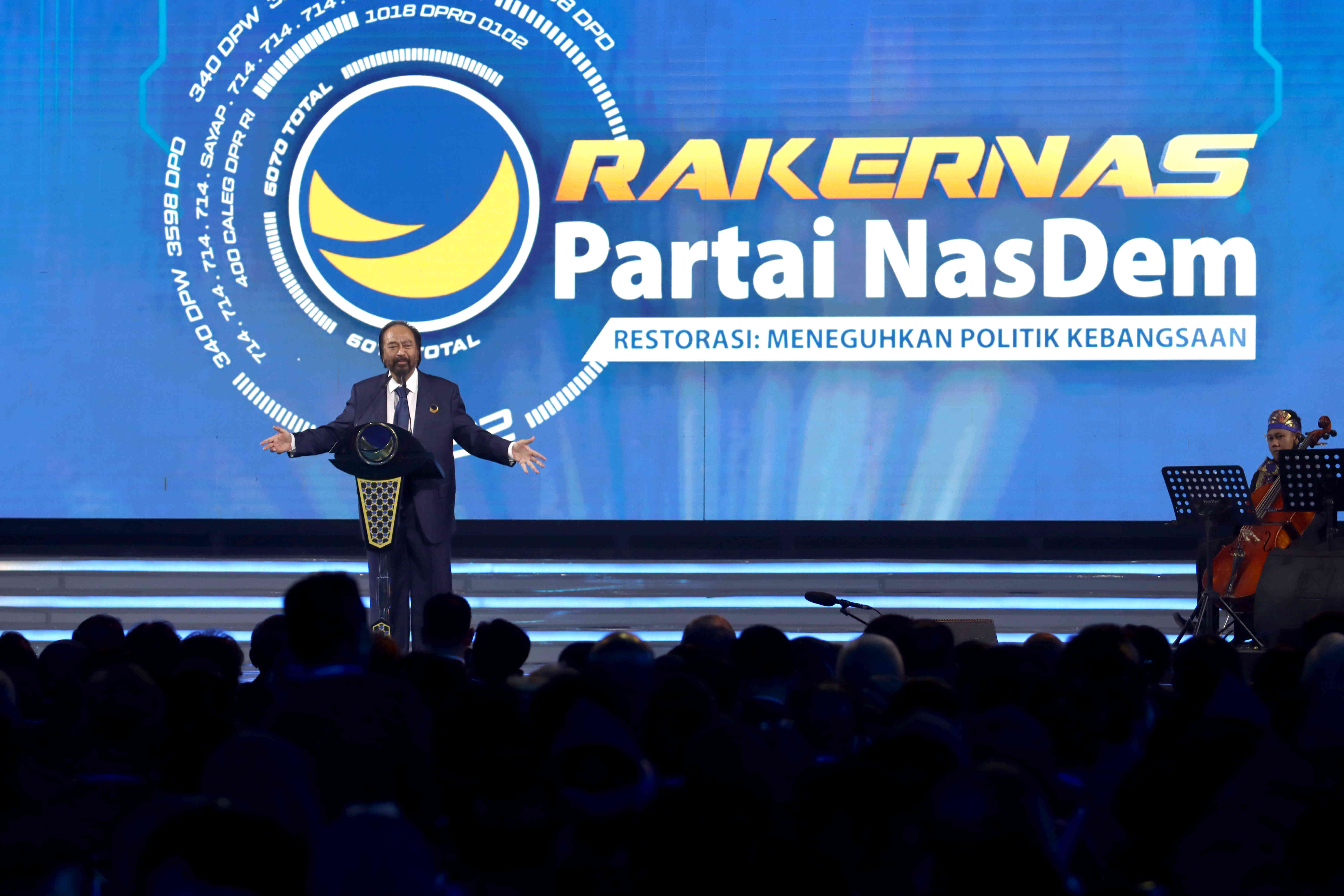 Surya Paloh Puji Aksi Jokowi Tinjau Jalan Rusak di Lampung