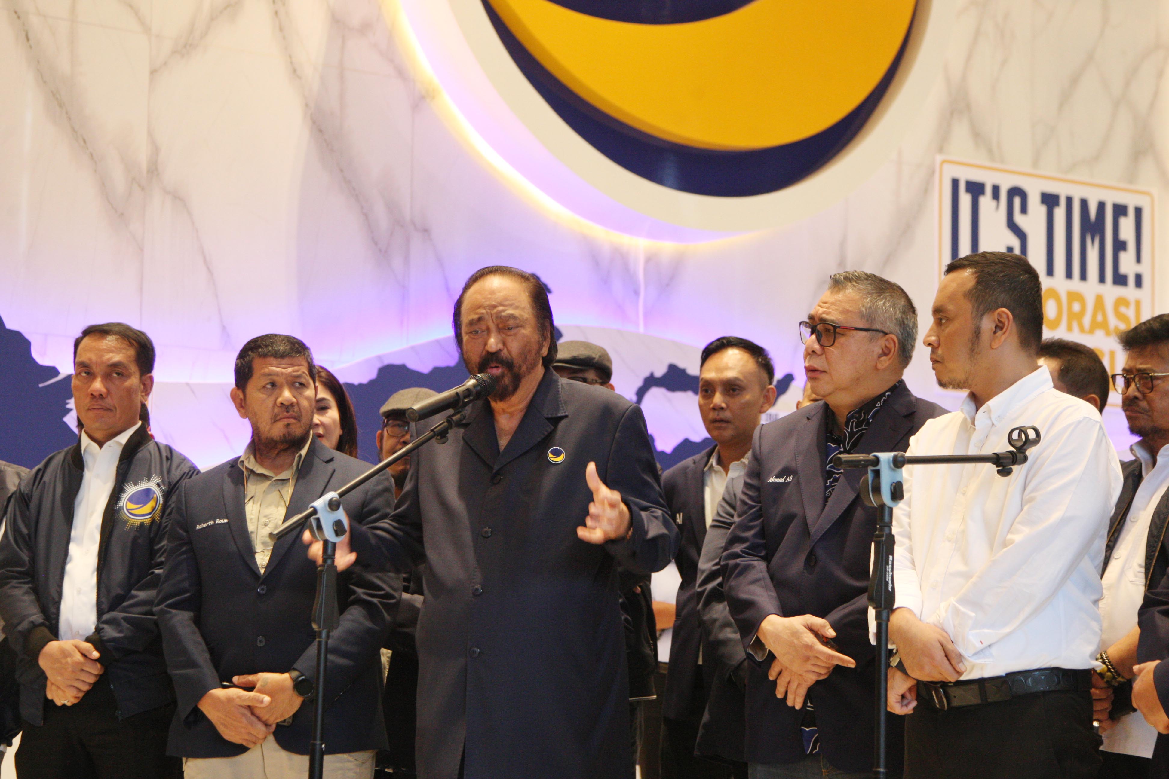 Ketum Partai NasDem, Surya Paloh memberikan keterangan terkait penetapatan  status tersangka Sekjen Partai NasDem Johnny G Plate