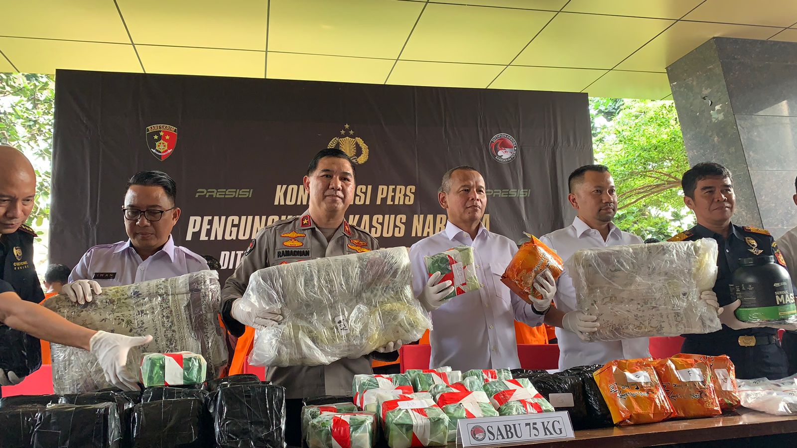 75 KIlogram Sabu dan Ribuan Ekstasi Disita Petugas Gabungan Polri dari 16 pengedar