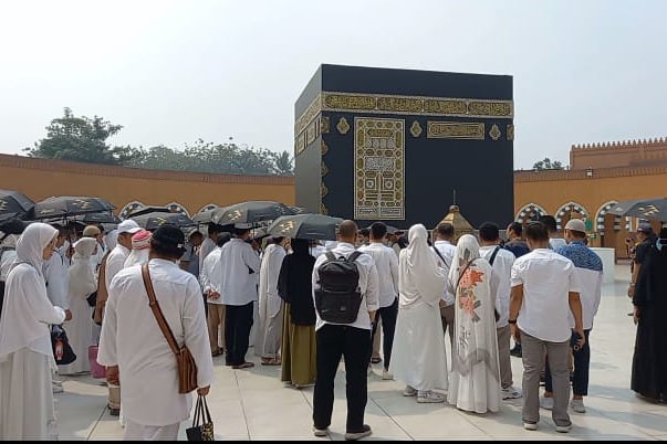 Manasik haji yang digelar Jannah Firdaus Tour and Travel di Almahmudah Manasik Training Center, Tangerang Selatan, Banten, Minggu (28/5).