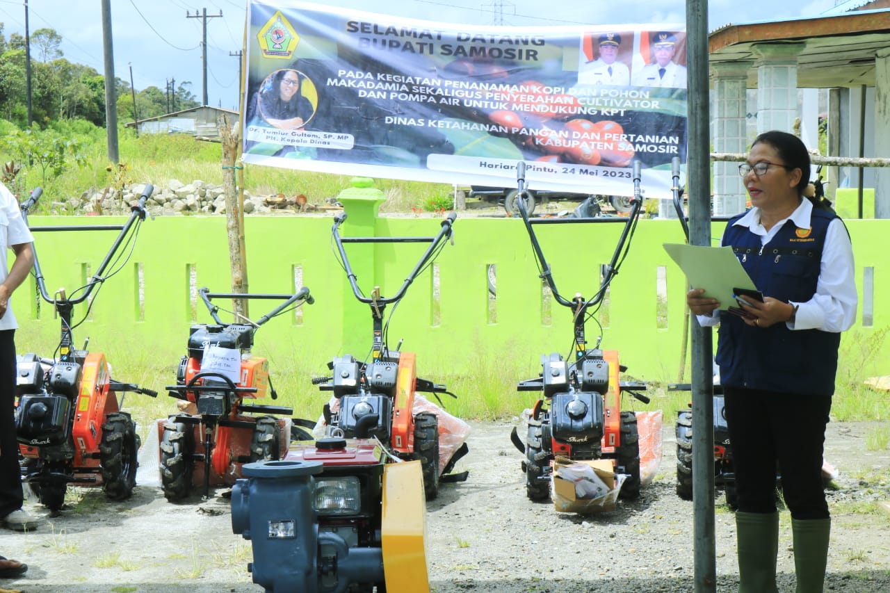 Pemkab Samosir dan Kementan Bantu Alsintan Petani di Kawasan Pertanian Terpadu