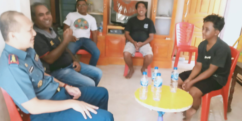 Danlanal Maumere Kolonel Laut (P) Ady Dharmawan meminta maaf kepada orangtua dari Andreas William Sanda, yang mengalami kekerasan oleh tiga 