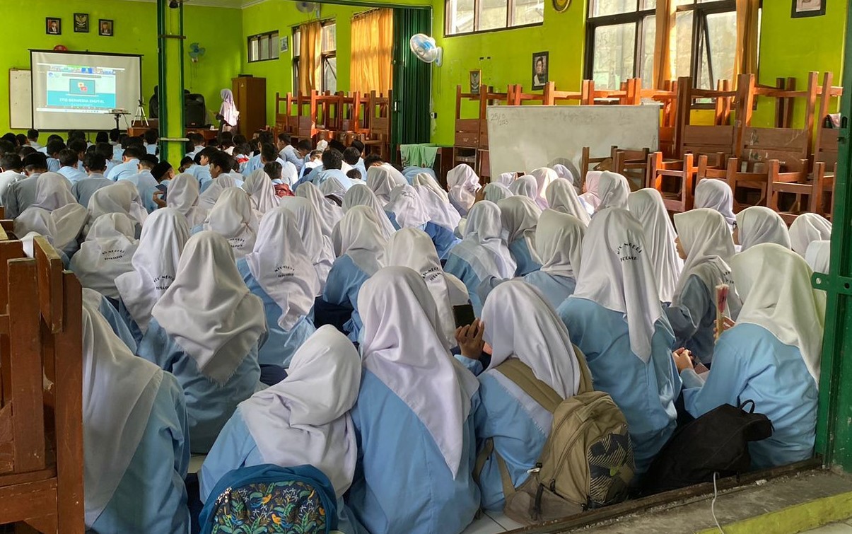 Literasi Digital Mengajak Siswa Kenali dan Hentikan Cyberbullying