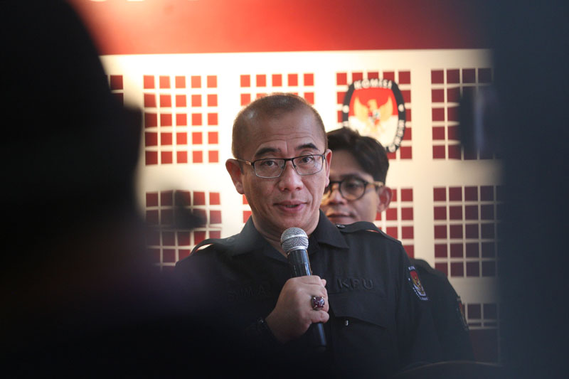 KPU akhirnya mengubah aturan PKPU Nomor 10/2023 tentang pembulatan desimal ke bawah yang berpotensi mengurangi keterwakilan perempuan.